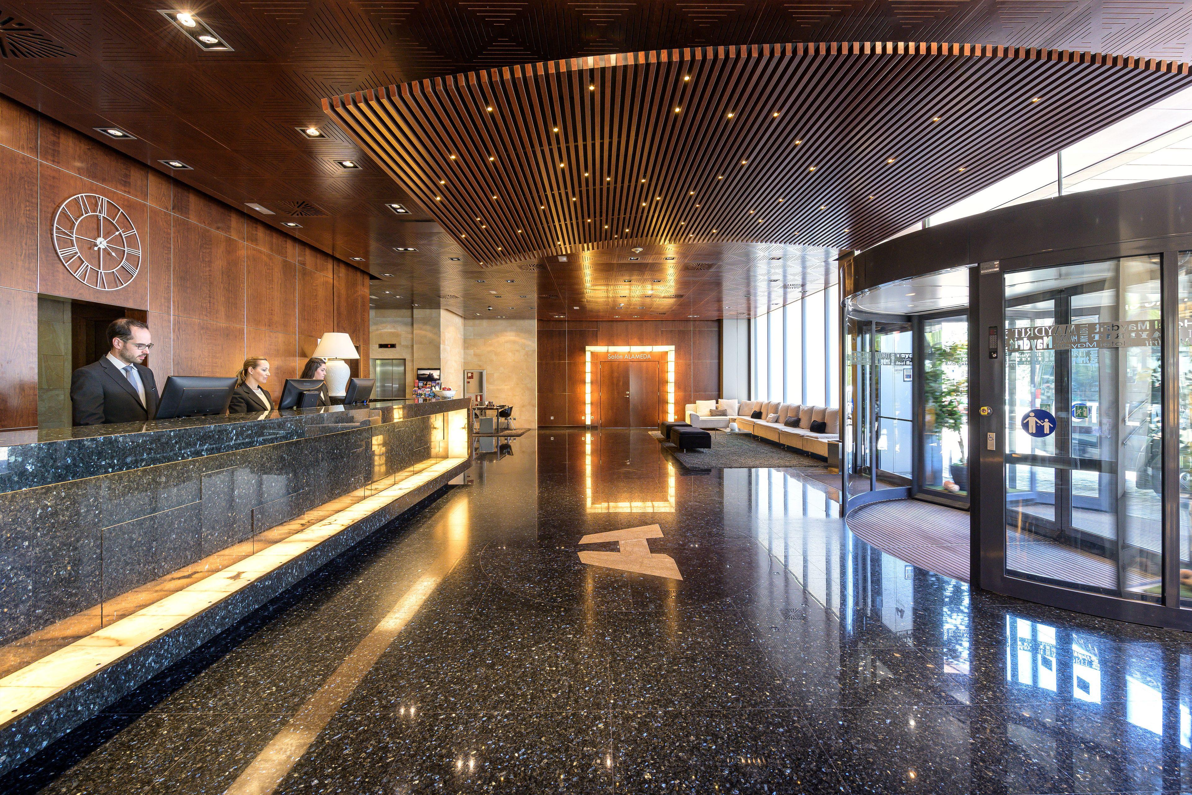 Hotel Maydrit Airport — Foto 1